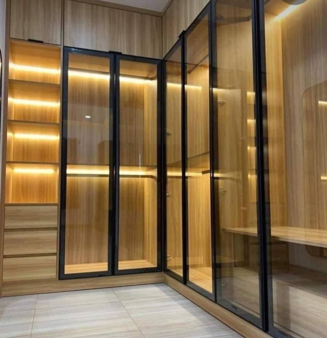 آیا درب فریم‌لس ضد ضربه است؟