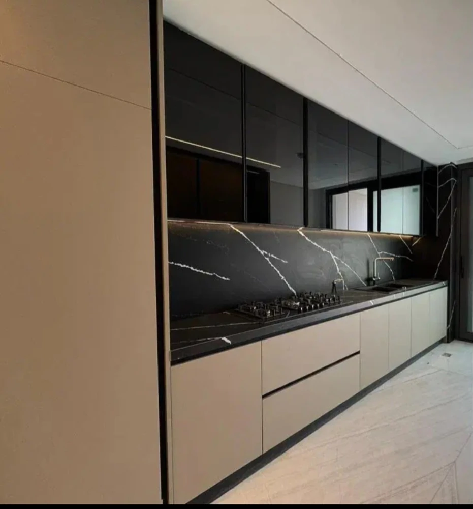 کاربرد درب شیشه‌ای در دفاتر اداری مدرن